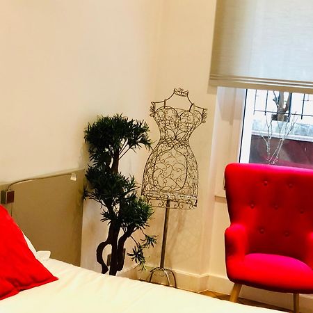 Metro Gambetta Apartment Paris Ngoại thất bức ảnh