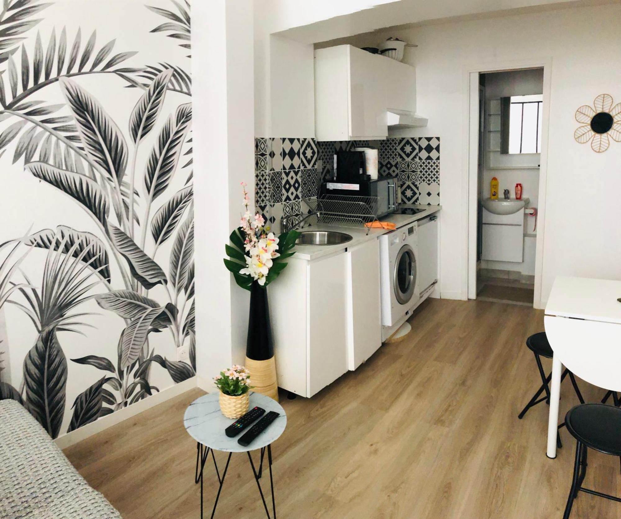 Metro Gambetta Apartment Paris Ngoại thất bức ảnh