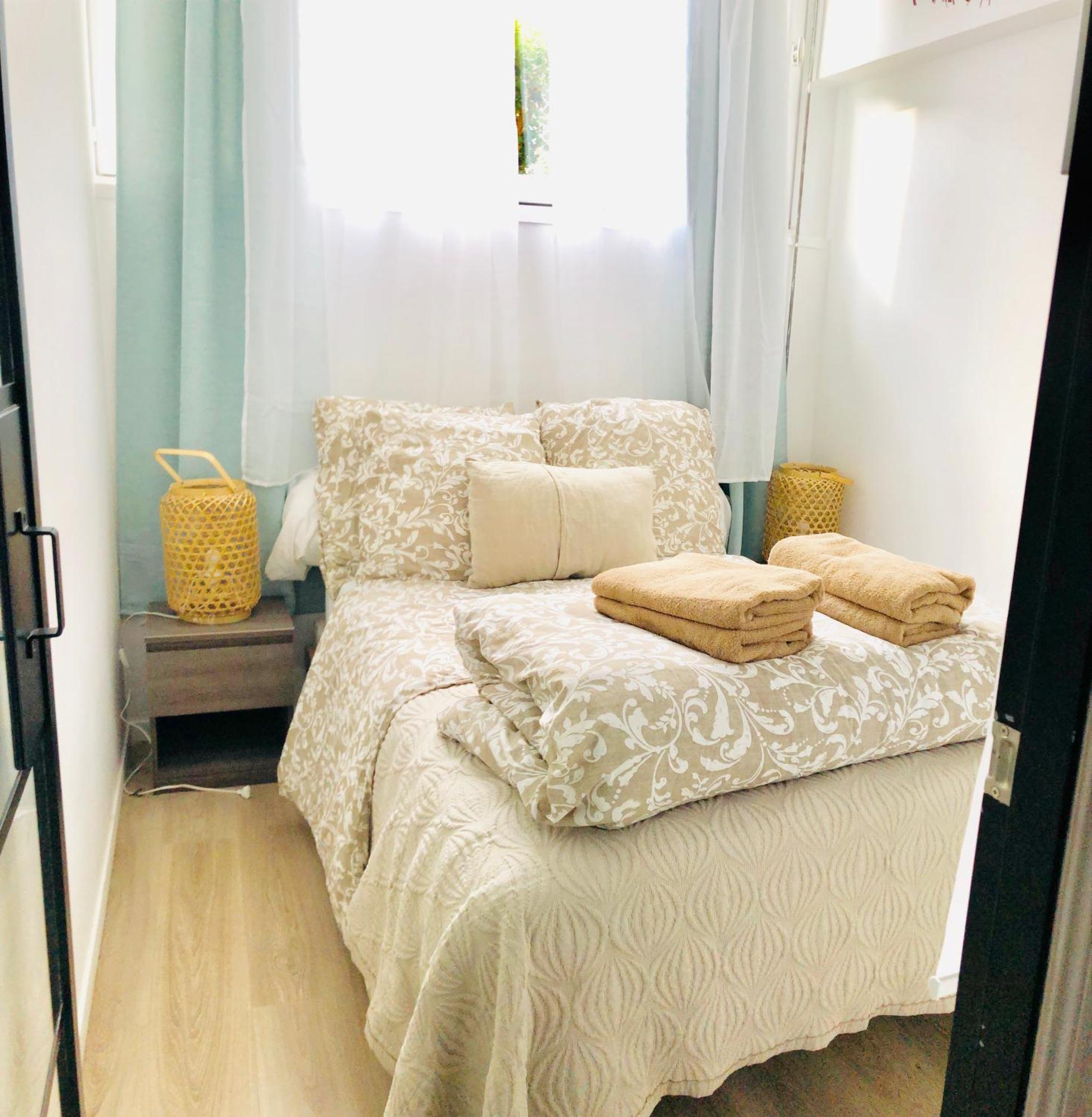 Metro Gambetta Apartment Paris Ngoại thất bức ảnh